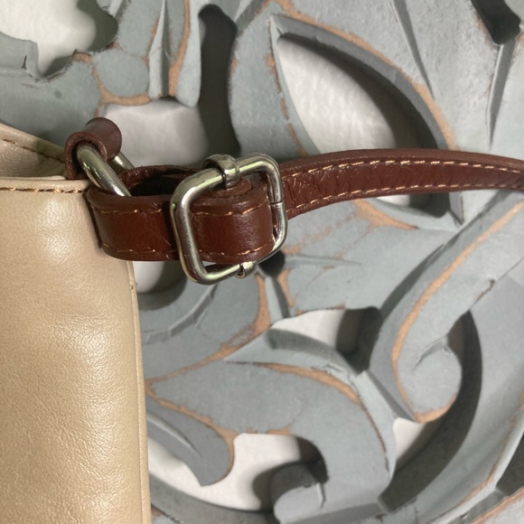 Vera Pelle Leather Asymmetrical Purse - Picture 8 of 12